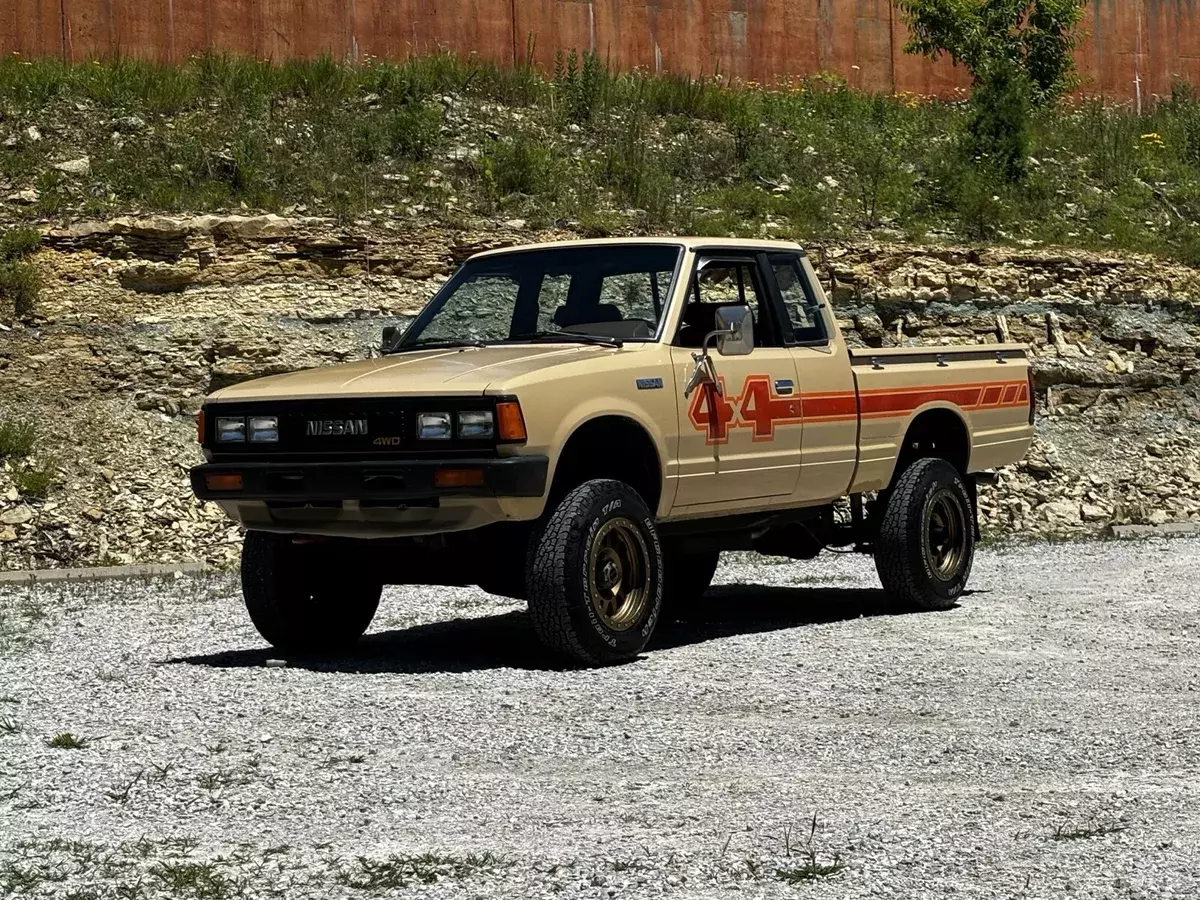 1984 Datsun 720 Brown KING CAB 4X4 1984 Datsun 720 KING CAB 4X4