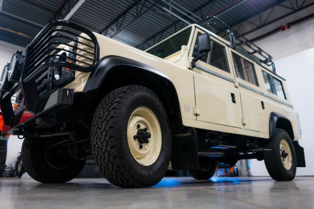 1984 Land Rover Defender 5 Door - photo 6