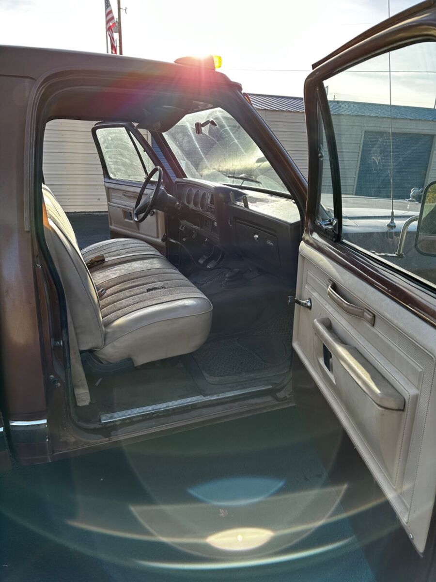 1984 Dodge D-350 - photo 11