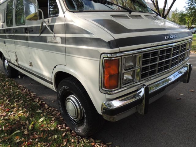 1984 Dodge Ram Van - photo 12