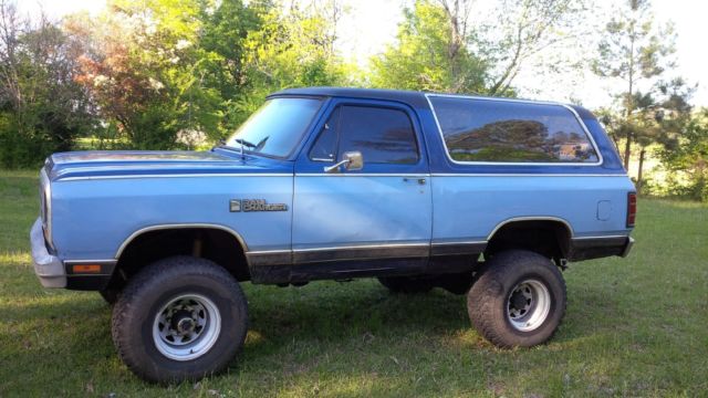 1984 Dodge Ramcharger Base Sport Utility 2-Door 5.9L 1984 Dodge Ramcharger