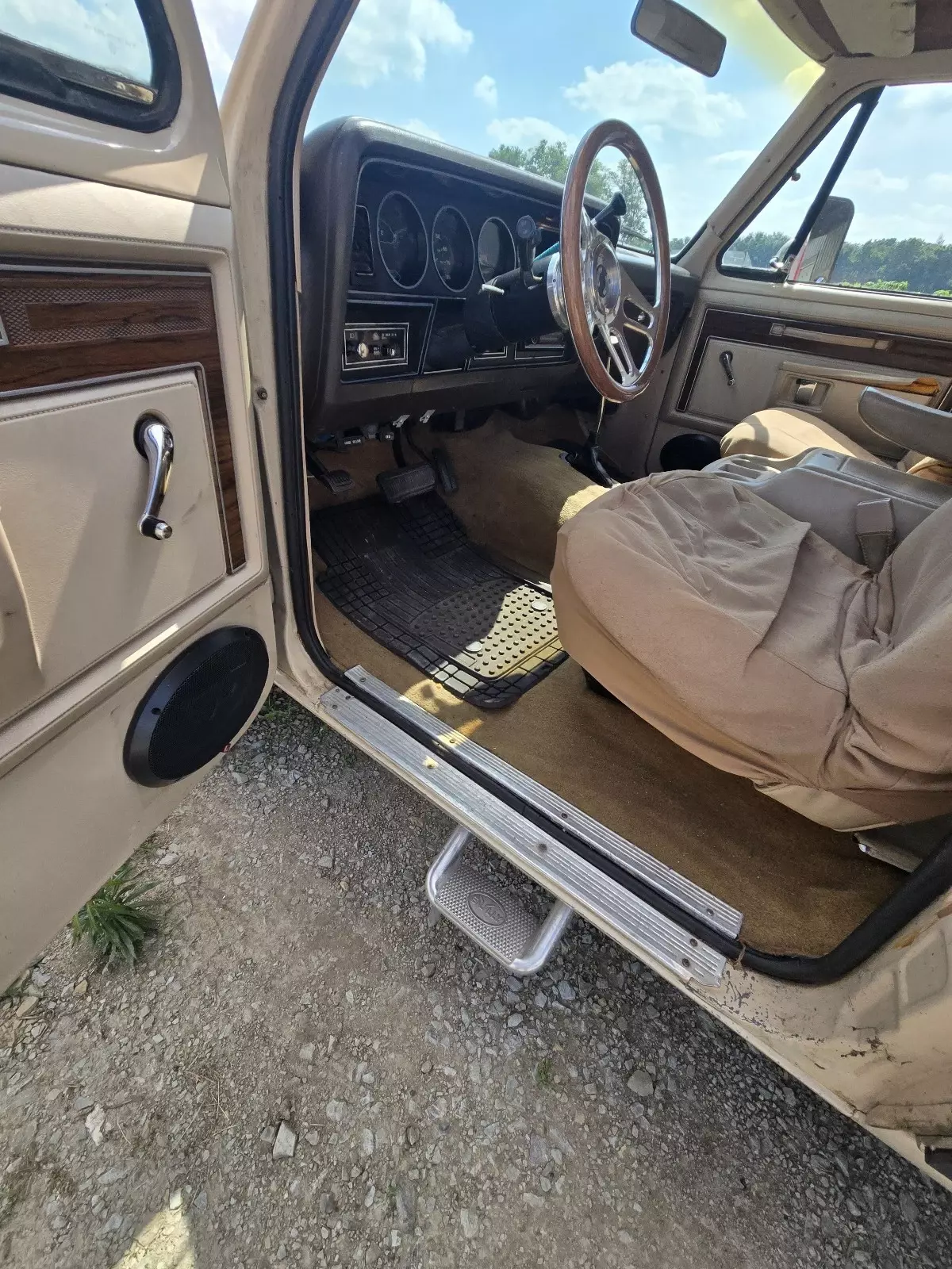 1984 Dodge Ramcharger AW-100 - photo 13