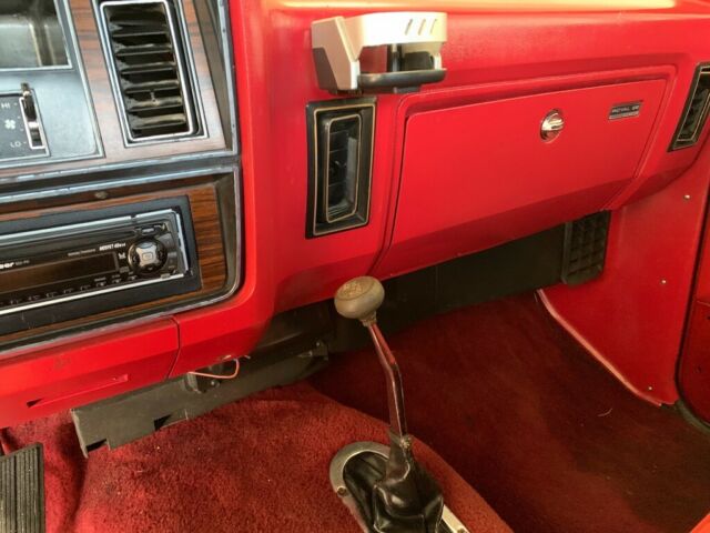 1984 Dodge W150 Royal Se - photo 8