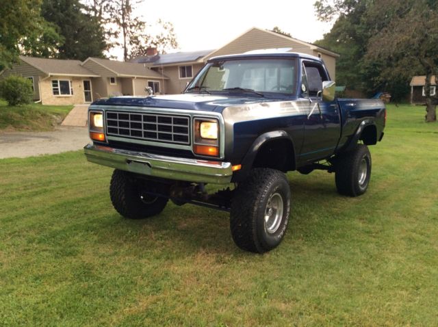 1984 Dodge W150 4x4 - photo 2