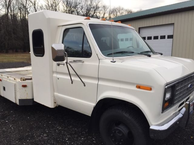 1984 Ford E-Series Van - photo 3