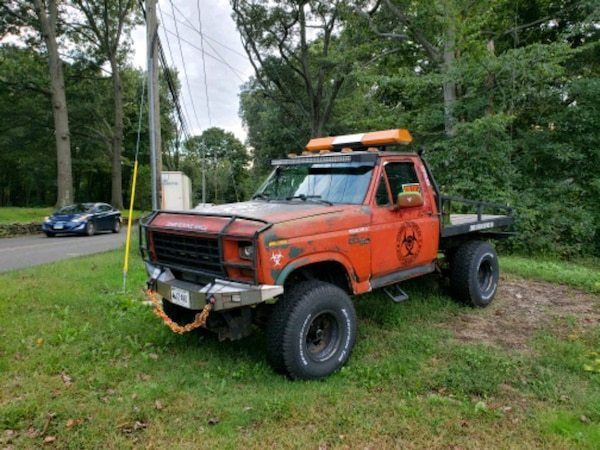 1984 F-150 4.9L 4x4 manual, hydraulic dump, plow, crane 1984 Ford F-150 Base