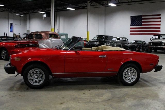 1984 Fiat Pininfarina Spider - photo 3