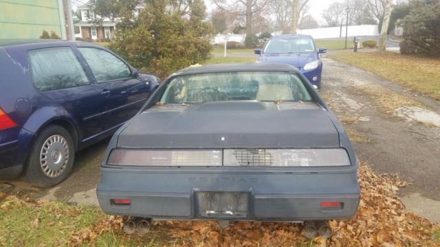 1984 Pontiac Fiero - photo 2