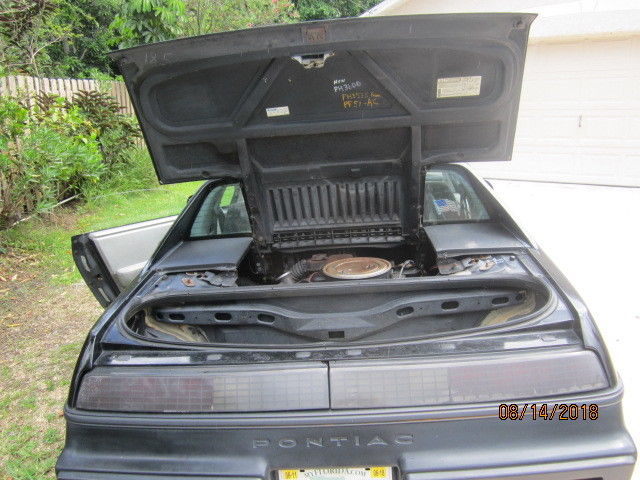 1984 Pontiac Fiero - photo 9