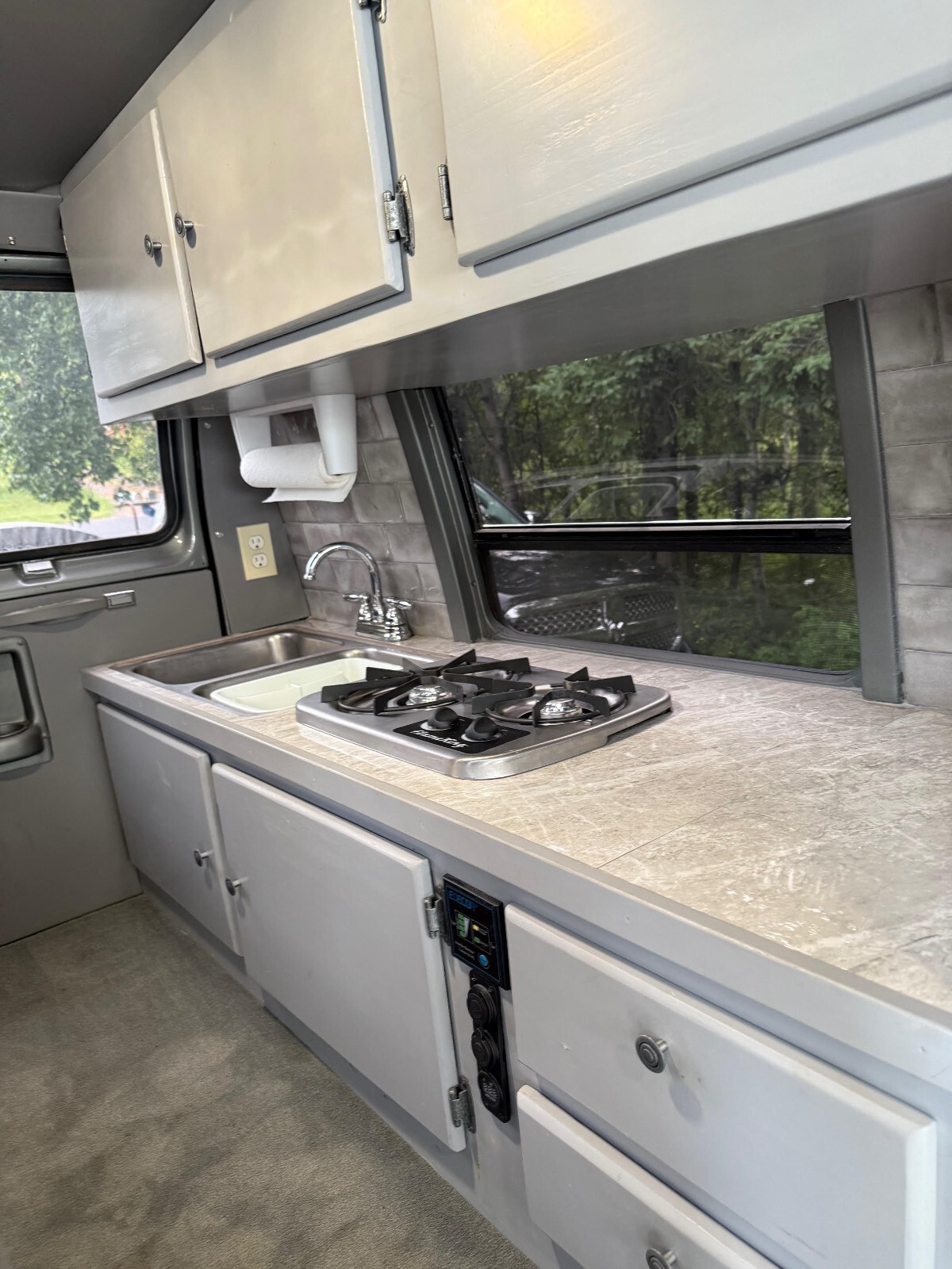 1984 Ford E-Series Van - photo 12