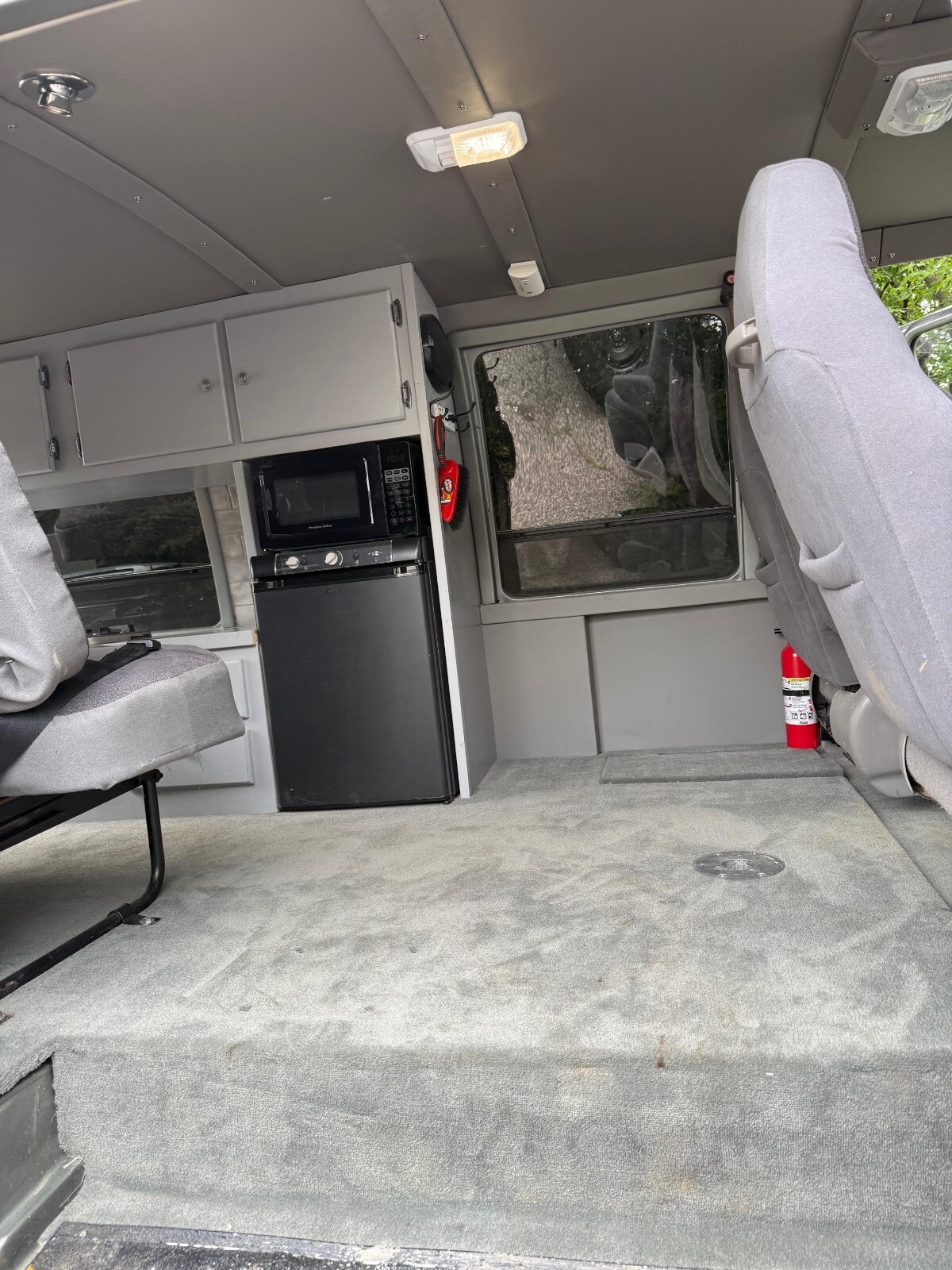 1984 Ford E-Series Van - photo 3
