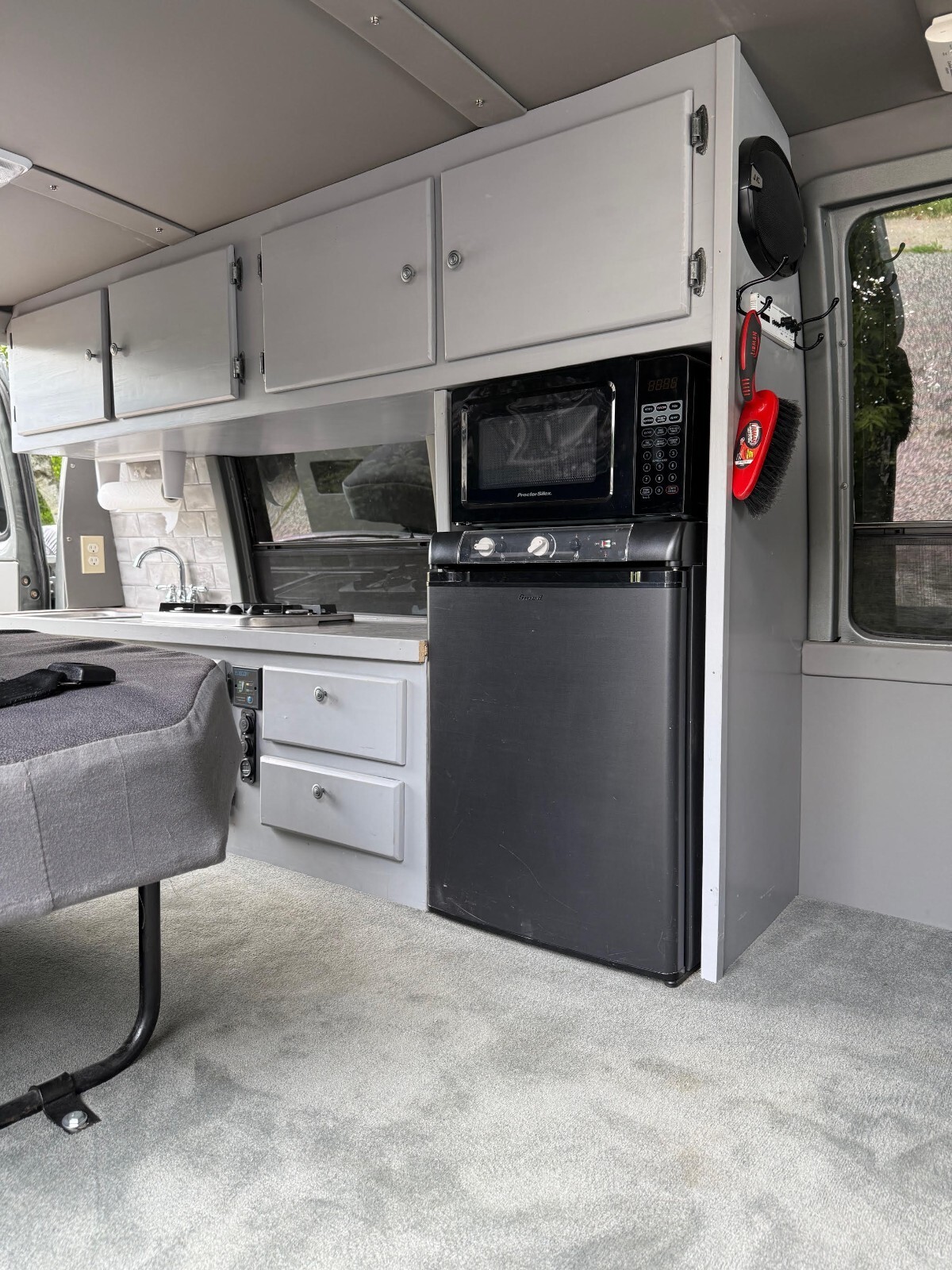 1984 Ford E-Series Van - photo 4