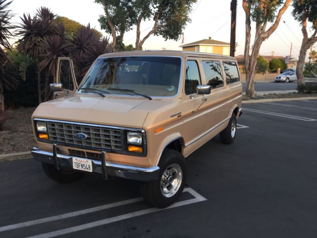 1984 Ford Econoline Van Vintage Econoline Club Wagon 1984 Ford E-Series Van
