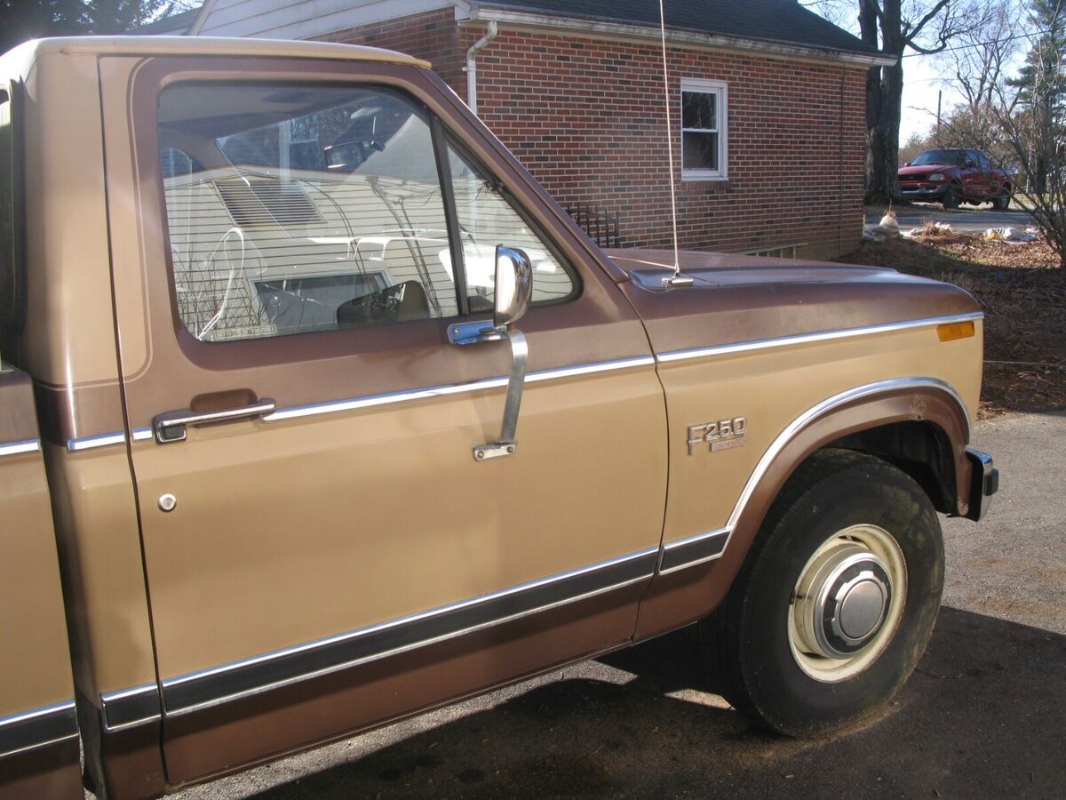 1984 Ford F-250 - photo 2