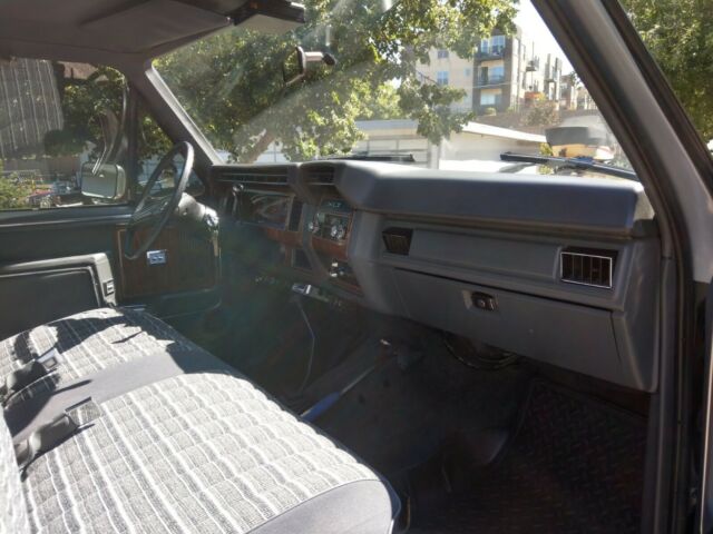 1984 Ford F-350 - photo 9