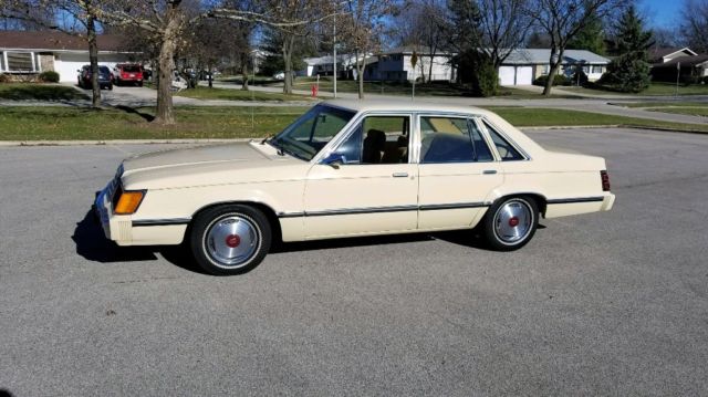 1984 Ford LTD Brougham - photo 2