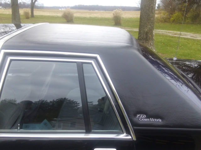 1984 Ford Crown Victoria - photo 5