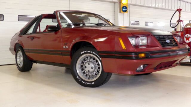 1984 Ford Mustang GT - photo 3