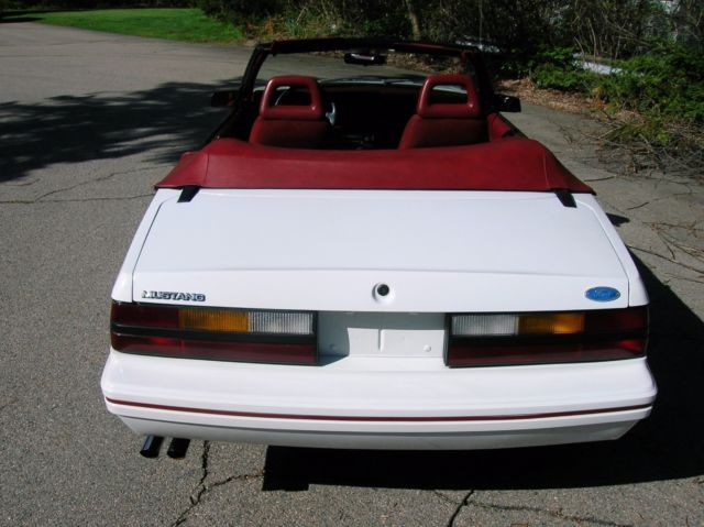 1984 Ford Mustang GT - photo 2