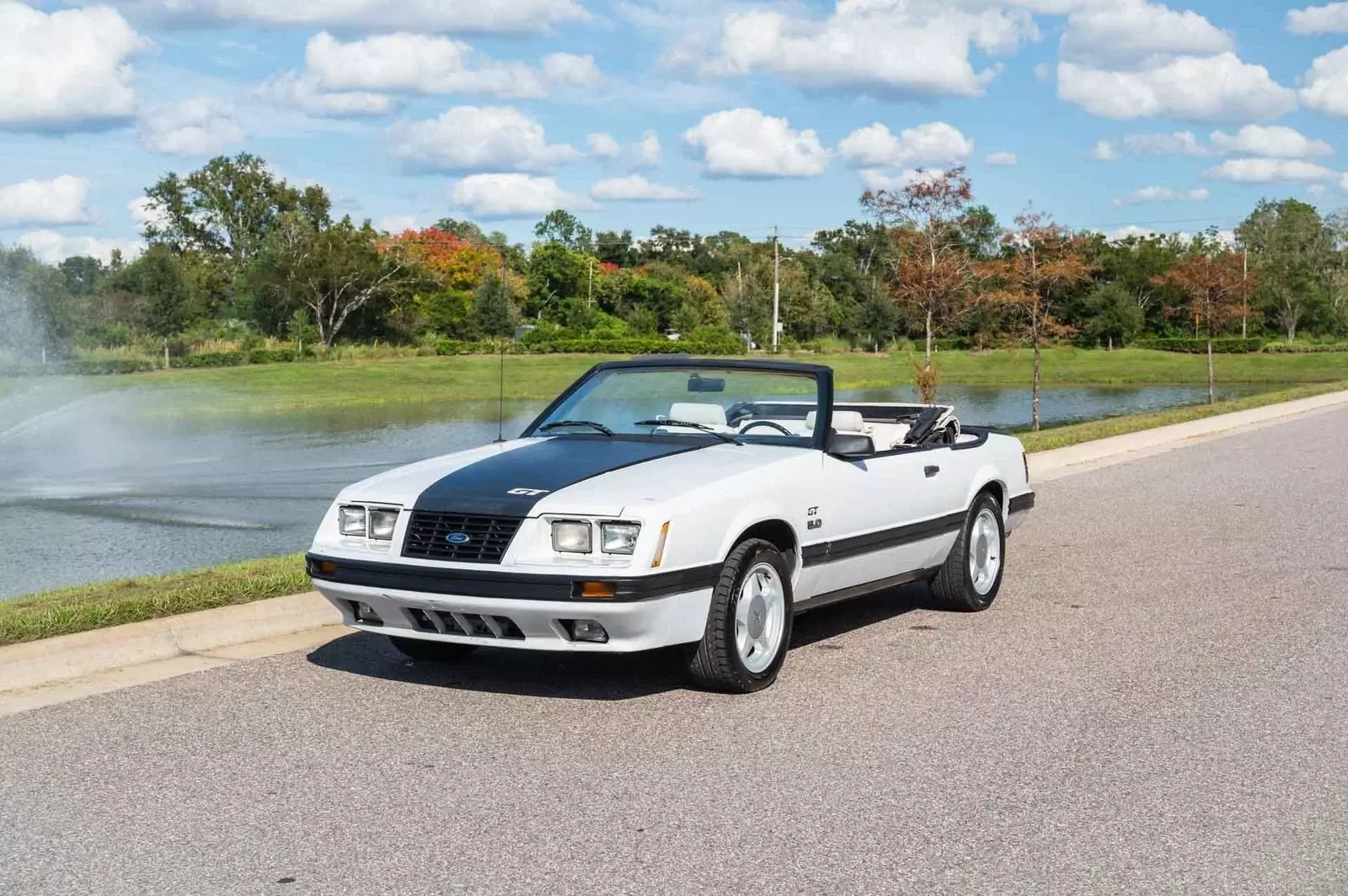1984 Ford Mustang GT Convertible 5 Speed - photo 2
