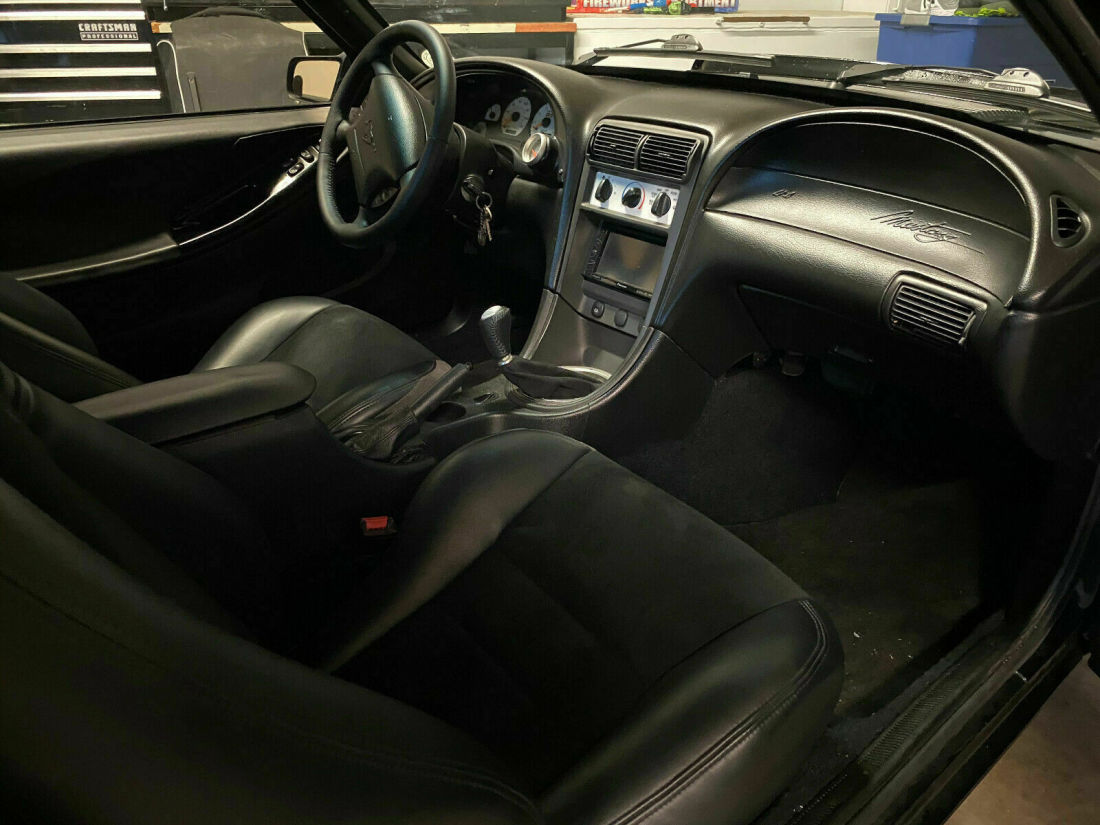 1984 Ford Mustang L - photo 11