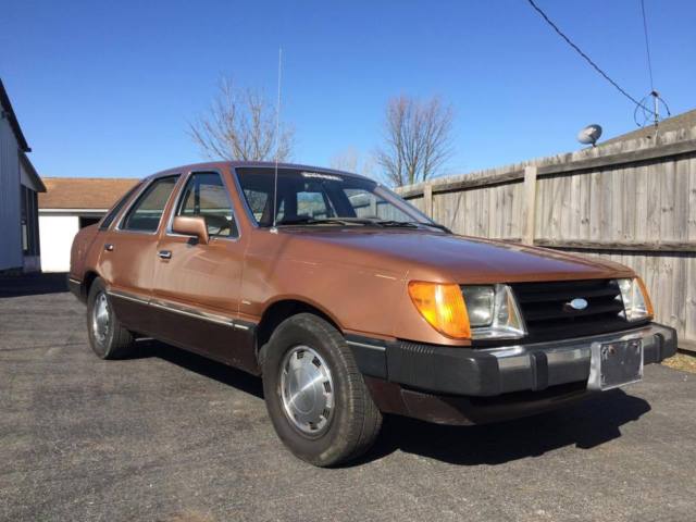 1984 Ford Tempo - photo 2