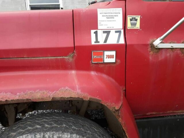 1984 GMC 7000 - photo 7