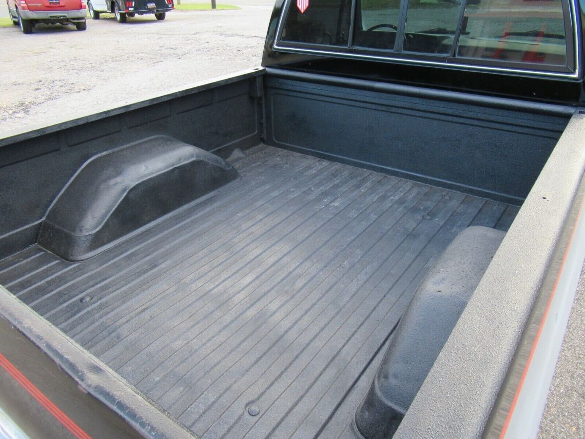 1984 Chevrolet C-10 - photo 10