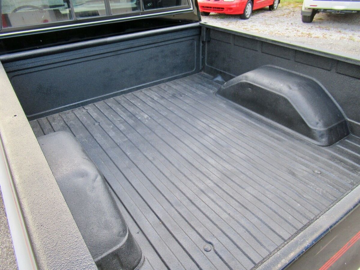 1984 Chevrolet C-10 - photo 12
