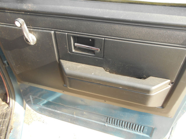 1984 GMC Sierra Classic Standard Cab Pickup 2-Door - photo 12