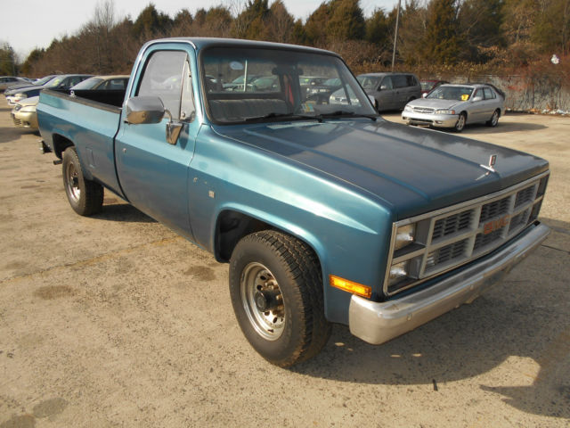 1984 GMC Sierra Classic Standard Cab Pickup 2-Door - photo 4