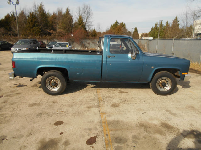 1984 GMC Sierra Classic Standard Cab Pickup 2-Door - photo 5