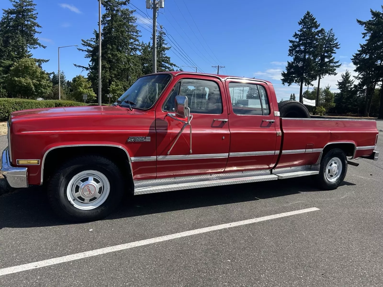1984 GMC C3500 Pickup Red 1984 GMC Sierra 3500 Sierra classic 2wd squarebody crew cab No Reserve