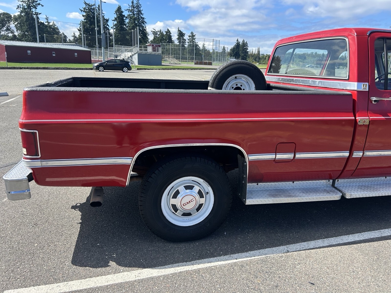 1984 GMC Sierra 3500 Sierra classic 2wd squarebody crew cab No Reserve - photo 8