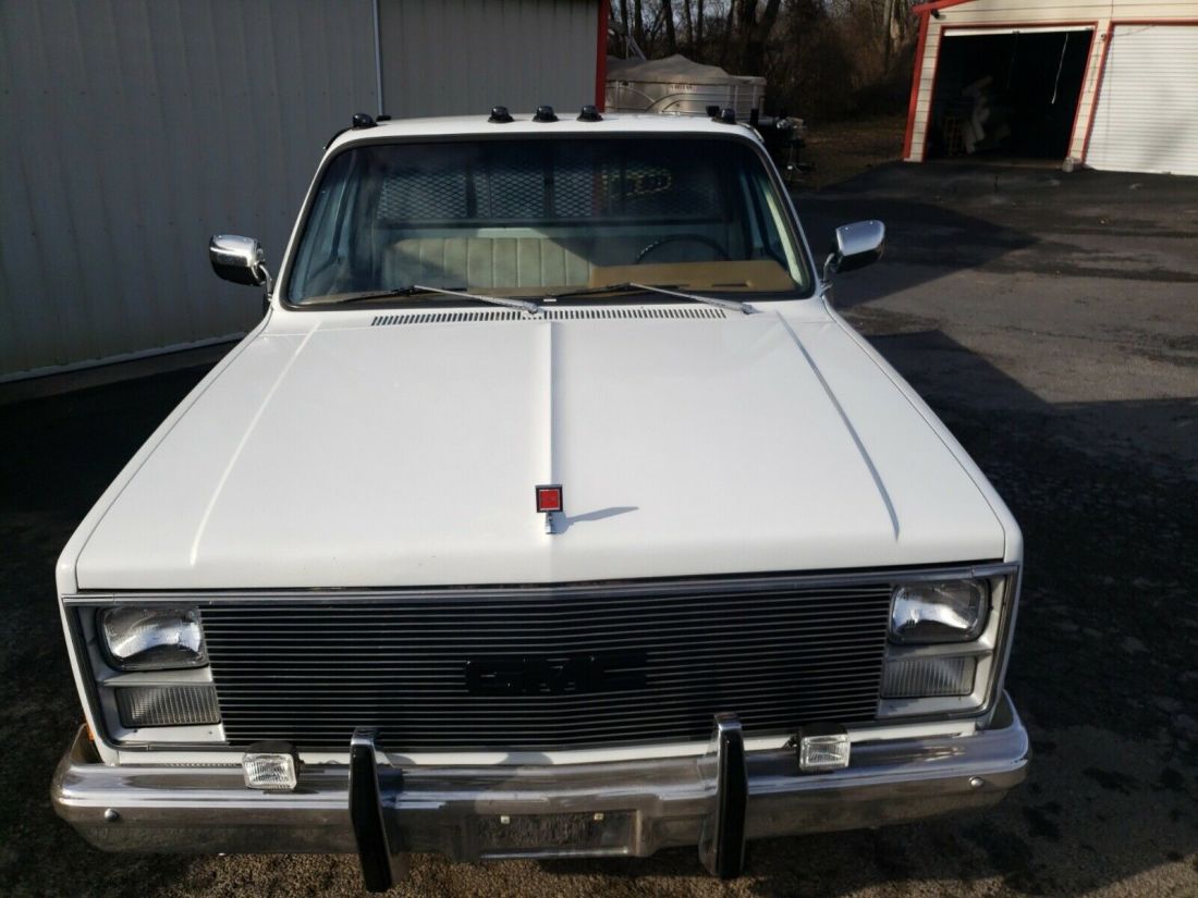 1984 GMC C3500 - photo 2
