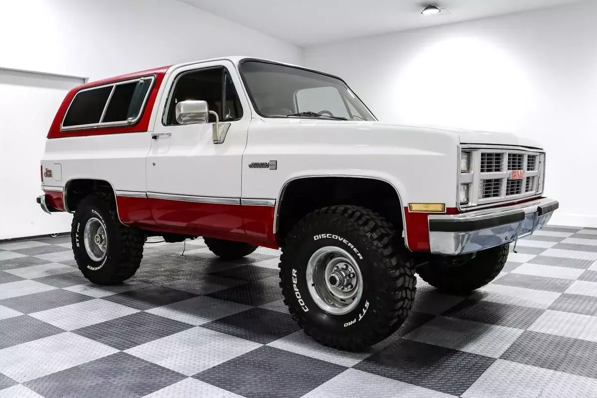 1984 GMC Jimmy 28747 Miles Red / White SUV 5.3 Liter LS V8 Turbo 400 1984 GMC Jimmy