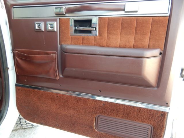 1984 Chevrolet C/K Pickup 2500 Silverado - photo 10