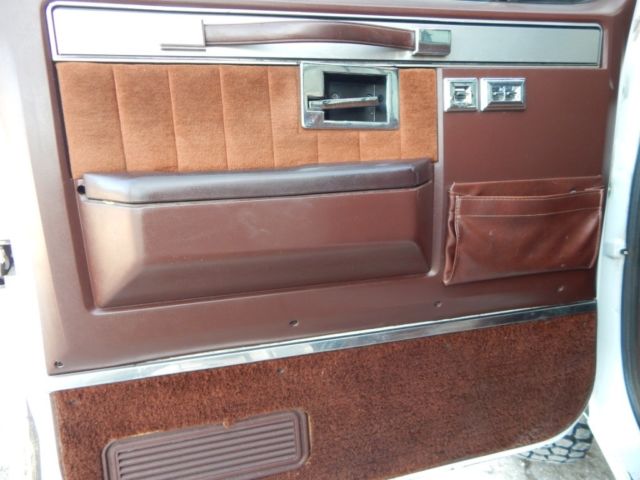 1984 Chevrolet C/K Pickup 2500 Silverado - photo 9