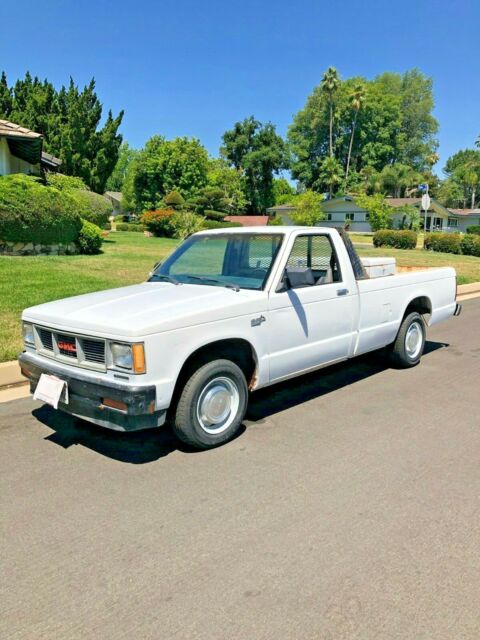 1984 GMC S15 S-15 SIERRA With Factory 2.2 Isuzu Diesel Inline 4 1984 GMC S15