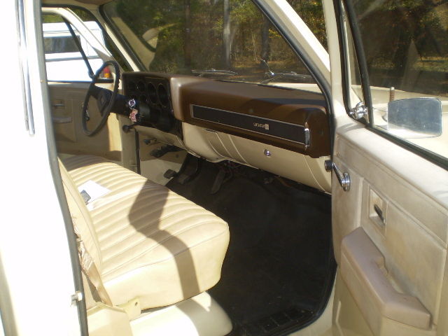 1984 GMC Sierra 1500 BIEGE VINYL RUBBER FLOOR MAT - photo 11