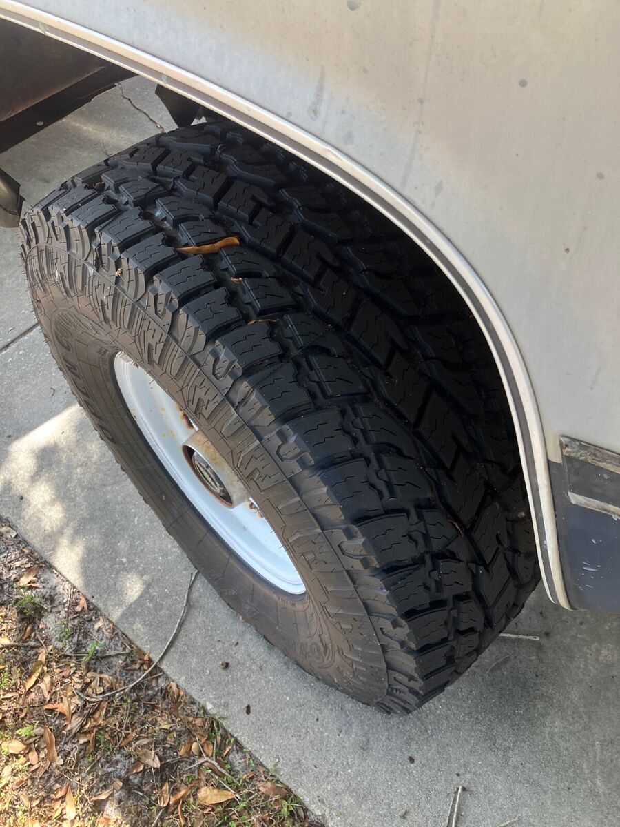 1984 GMC Sierra 2500 - photo 2