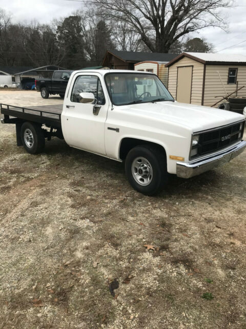 1984 GMC Sierra 2500 - photo 2