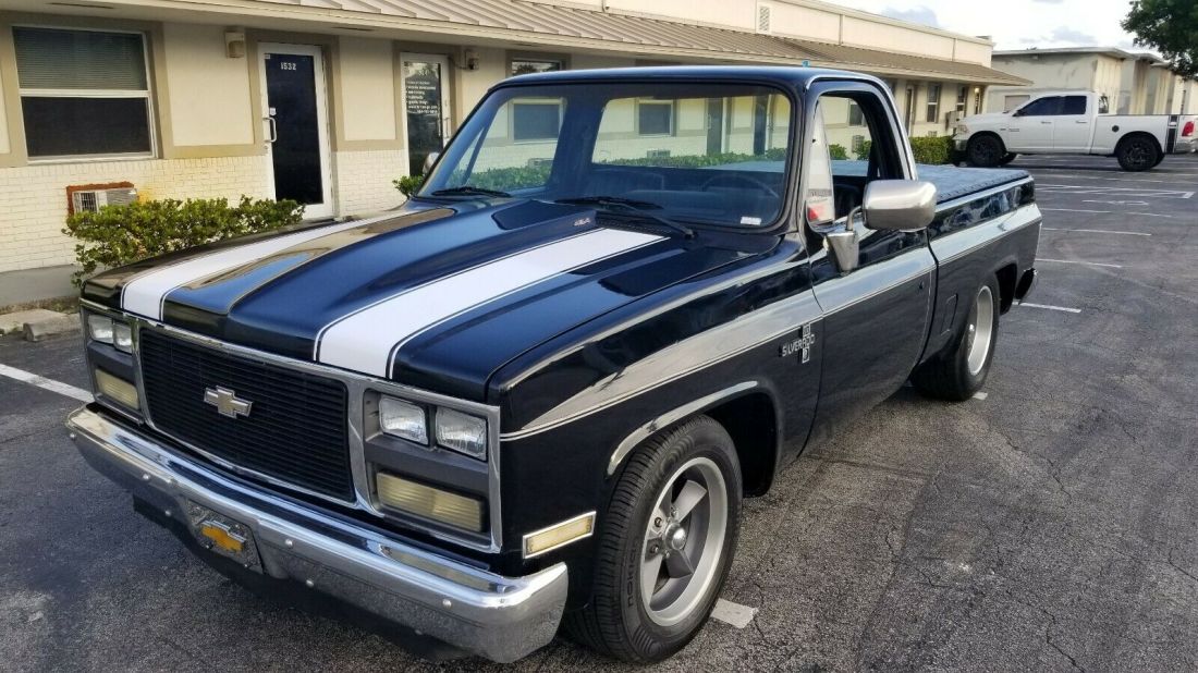 1984 GMC Silverado pickup truck 1984 GMC Sierra 1500 Classic 1500