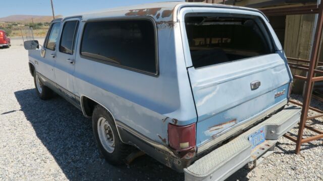 1984 GMC Suburban -- - photo 3