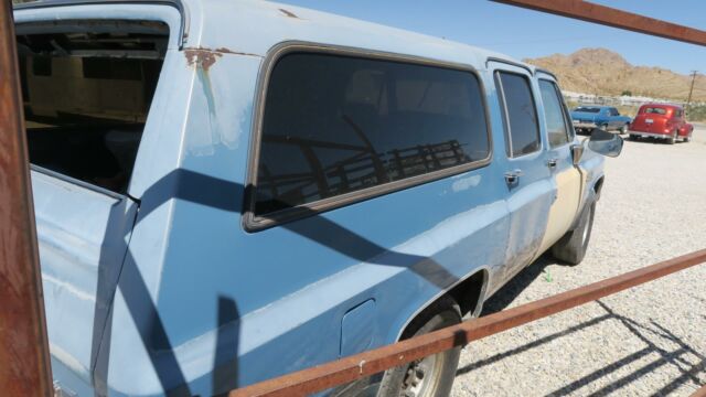 1984 GMC Suburban -- - photo 5