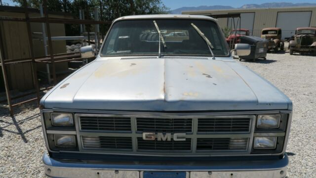 1984 GMC Suburban -- - photo 6