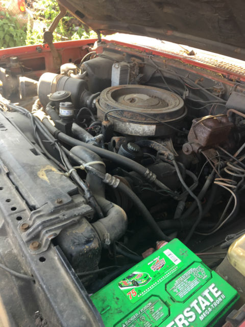 1984 GMC Suburban Diesel 4x4 - photo 2