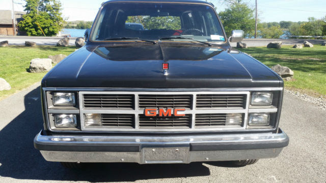 1984 GMC Suburban - photo 3
