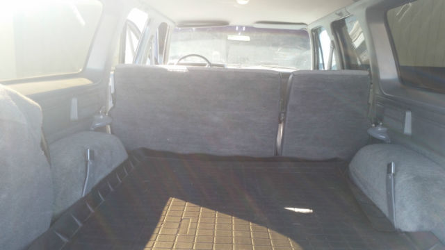 1984 GMC Suburban - photo 8