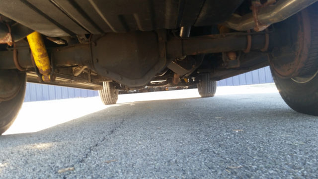 1984 GMC Suburban - photo 9